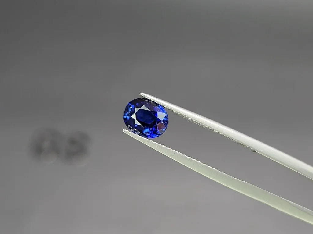Sapphire Royal Blue oval cut 1.70 carats, Madagascar Image №3