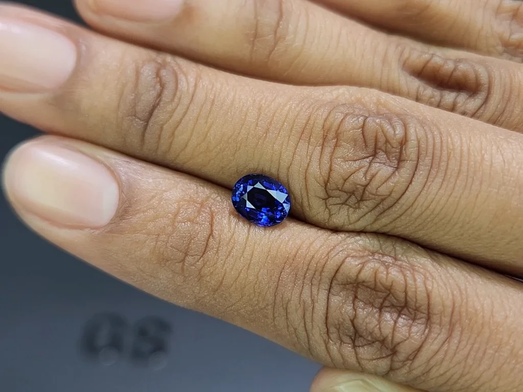 Sapphire Royal Blue oval cut 1.70 carats, Madagascar Image №2