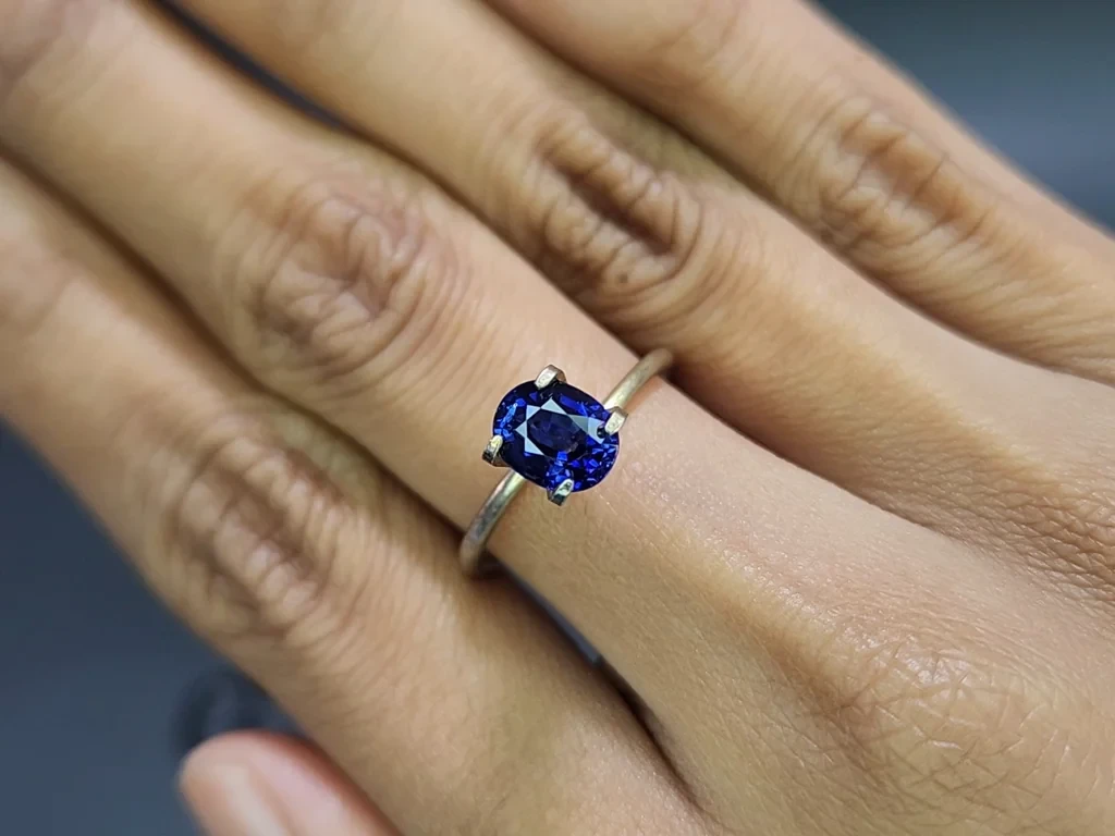 Sapphire Royal Blue oval cut 1.70 carats, Madagascar Image №5
