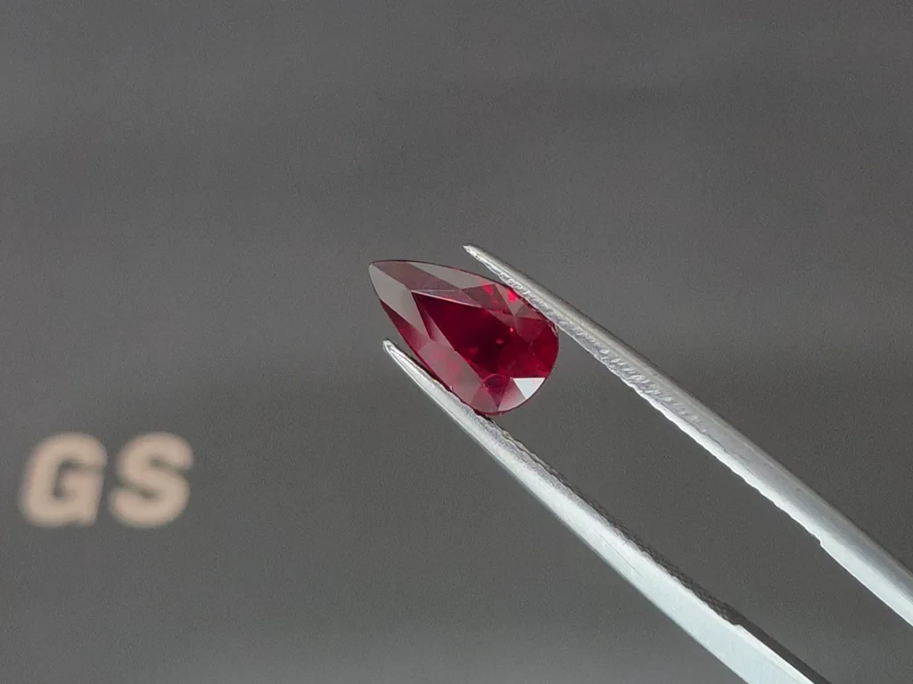 Unheated ruby Pigeon’s blood  pear cut 2.03 carats, Mozambique  Image №3