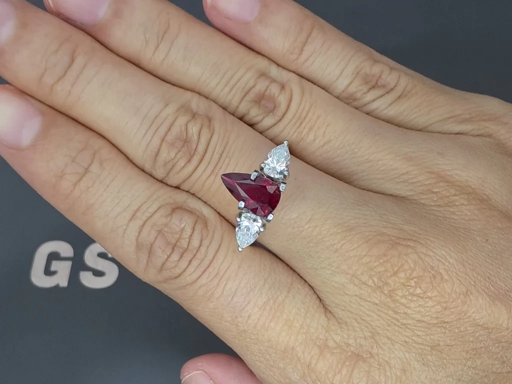 Unheated ruby Pigeon’s blood  pear cut 2.03 carats, Mozambique  Image №5