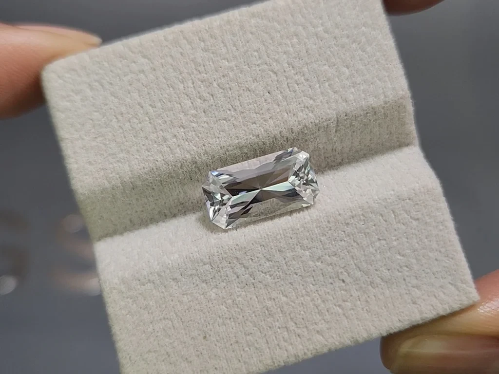Kunzite radiant cut 3.67 carats, Pakistan Image №4