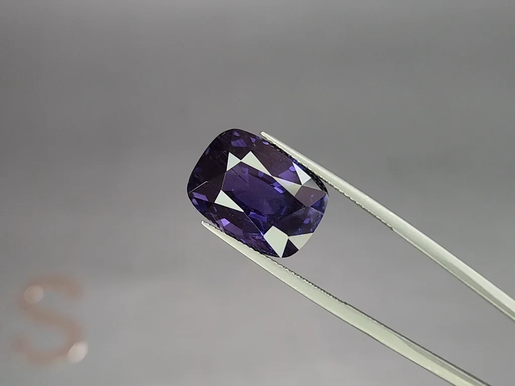 Unheated violet sapphire cushion cut 18.82 carats, Sri Lanka Image №3