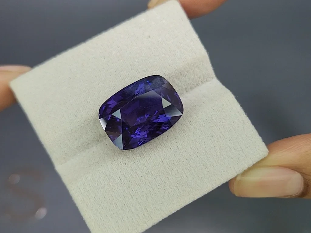 Unheated violet sapphire cushion cut 18.82 carats, Sri Lanka Image №4