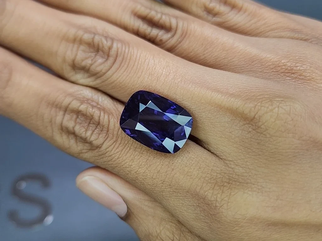 Unheated violet sapphire cushion cut 18.82 carats, Sri Lanka Image №2