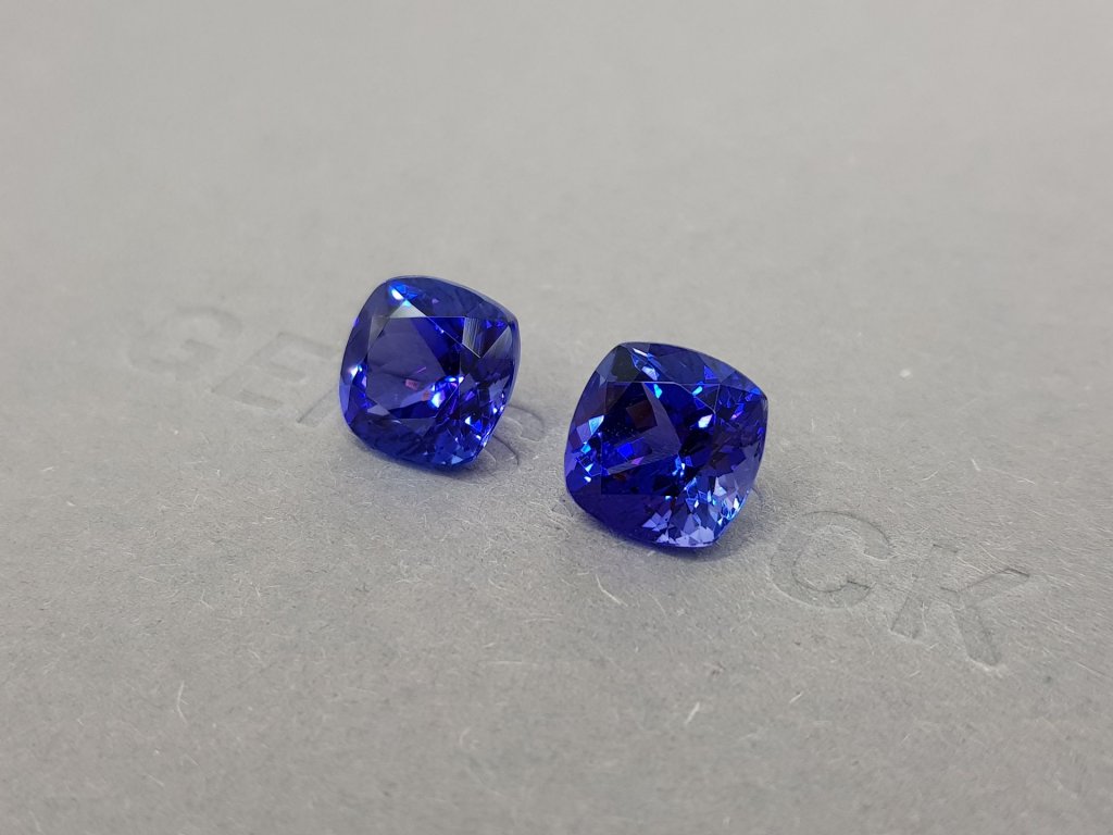 Pair of vibrant cushion cut tanzanites 8.80 ct Image №3