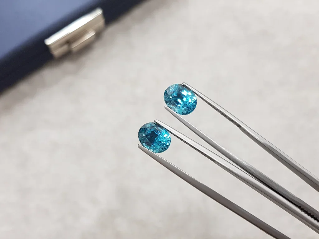 Pair of intense oval cut blue zircons 8.71 ct Image №3