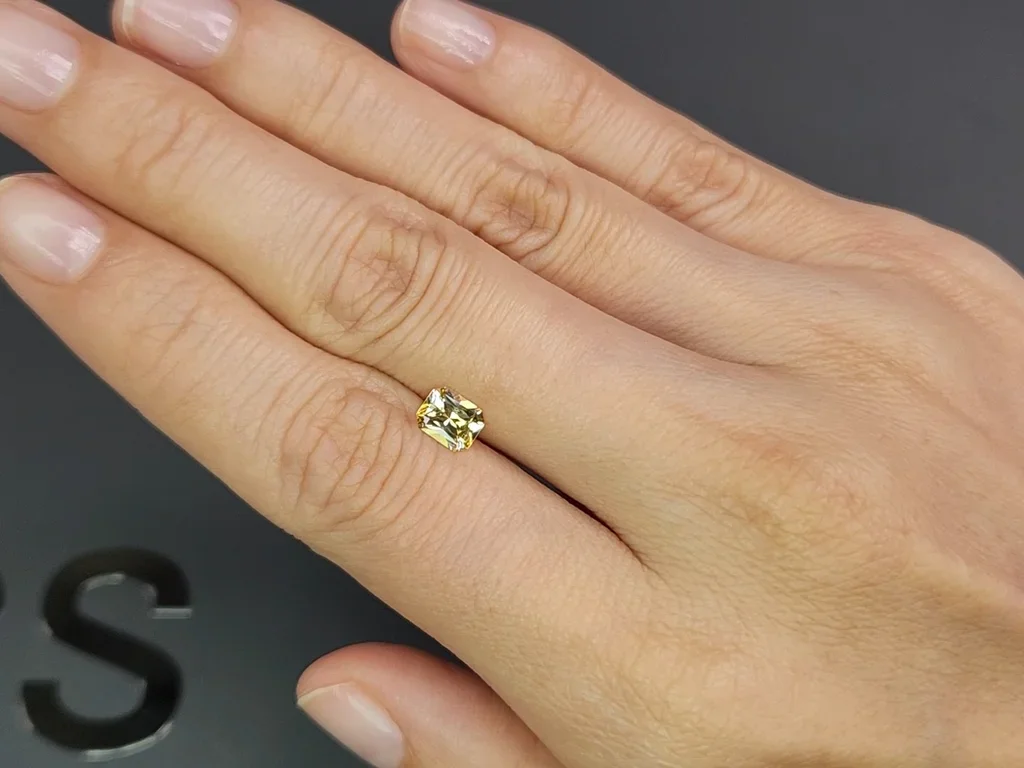 Yellow sapphire radiant cut 0.81 carat, Sri Lanka Image №2