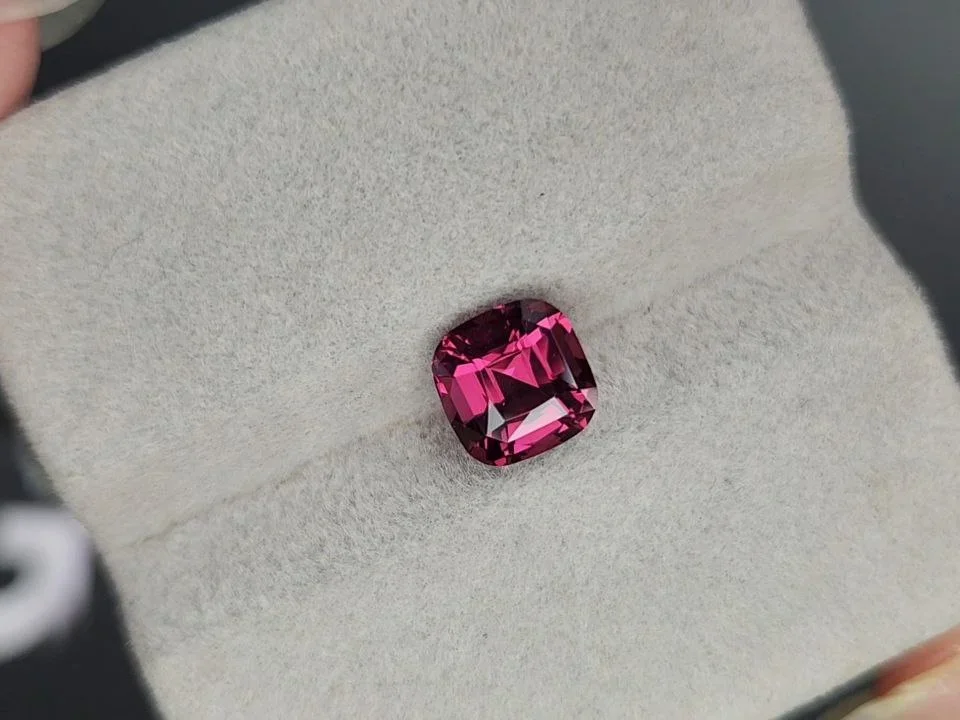 Rare Malaya garnet in cushion cut 2.22 carats, Tanzania Image №4