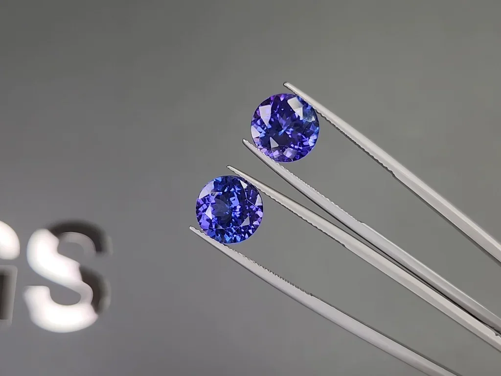 Pair of tanzanites in round cut 8.32 carats, Tanzania Image №3