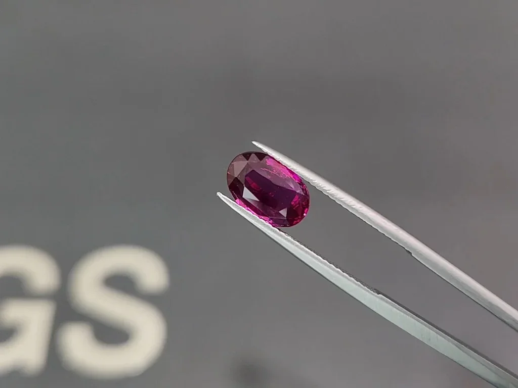 Unheated ruby oval cut  3.06 carats, Mozambique Image №3