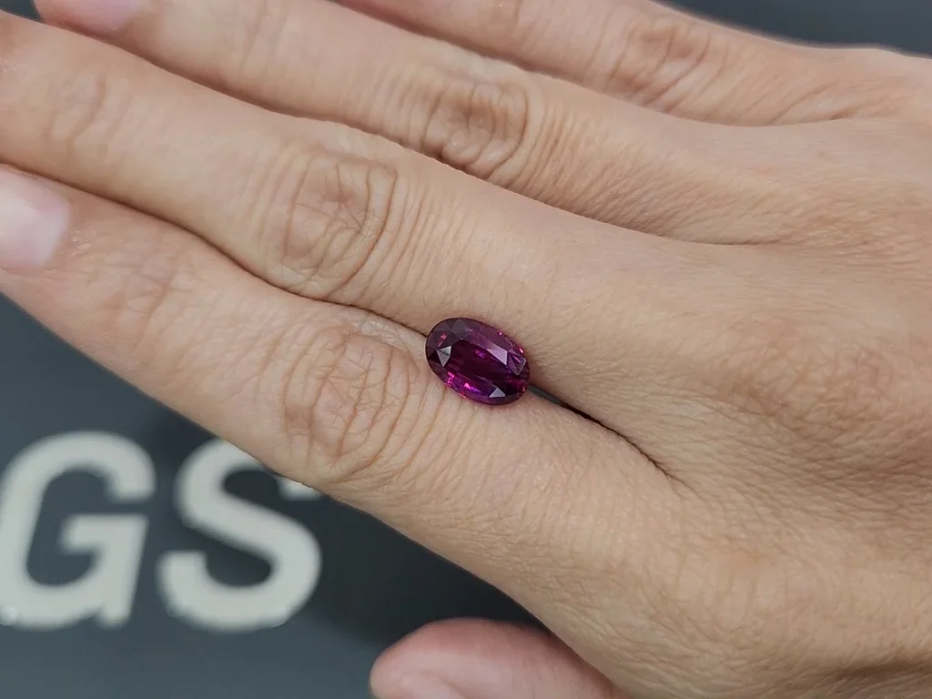Unheated ruby oval cut  3.06 carats, Mozambique Image №2