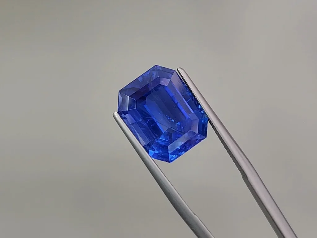 Unheated Intense Cornflower Blue sapphire in octagon cut 12.43 carats, Kashmir SSEF / Gubelin / GRS Image №3