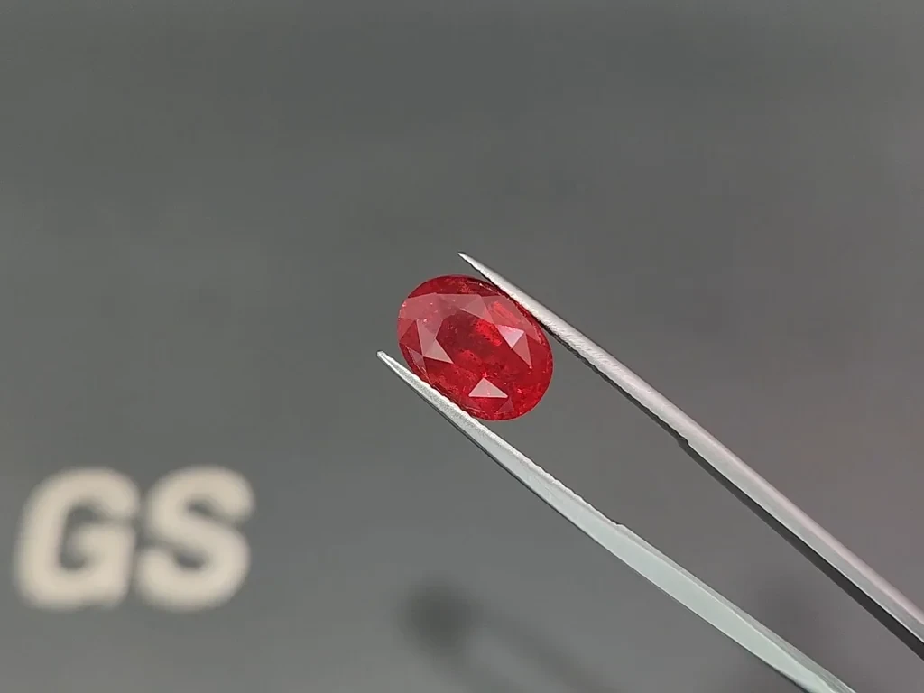 Red spinel oval cut 6.01 carats, Tanzania Image №4