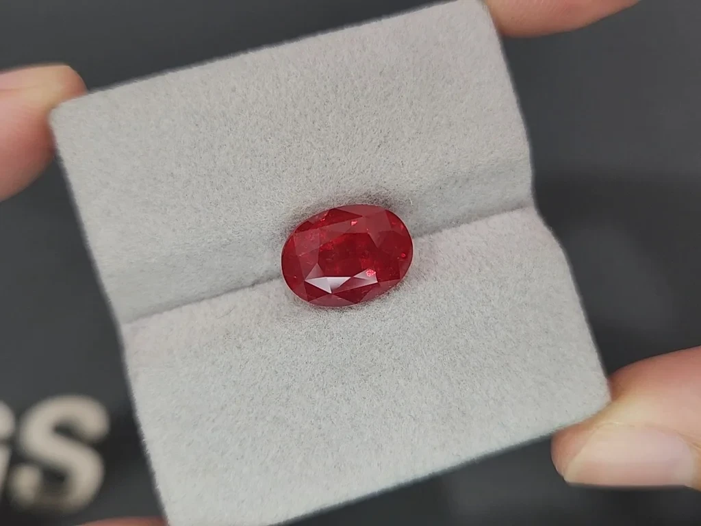 Red spinel oval cut 6.01 carats, Tanzania Image №5