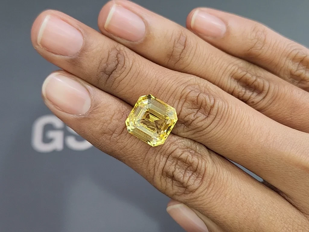 Unheated Intense Yellow sapphire in octagon 13.07 carats, Sri Lanka Image №2