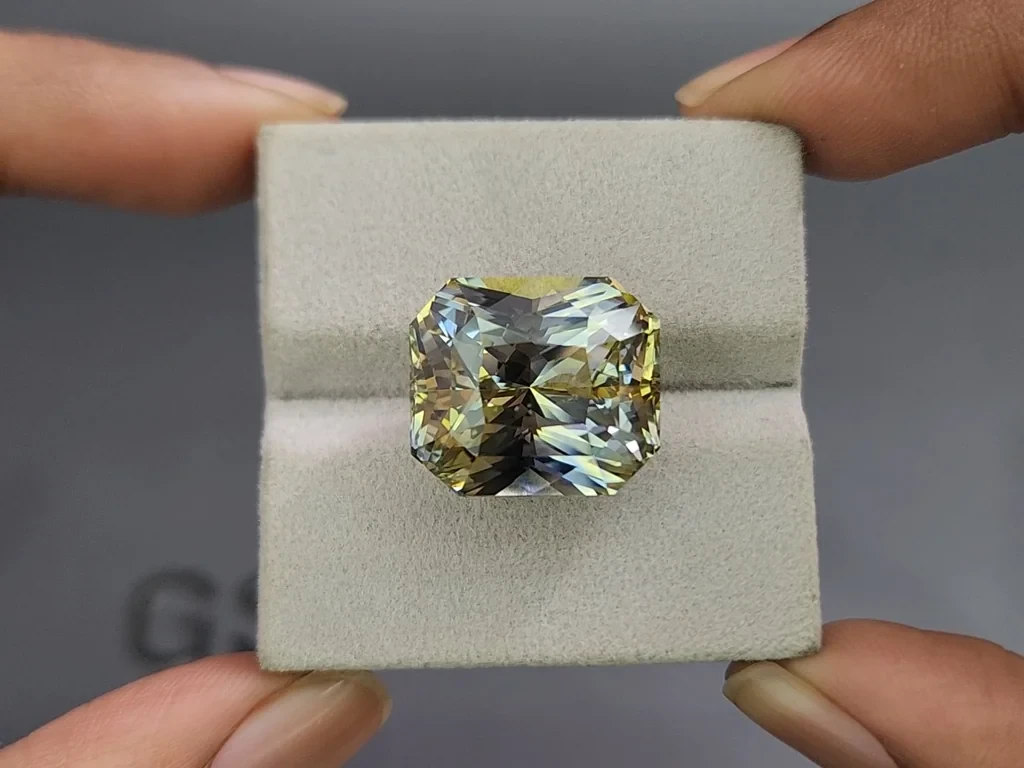 Unheated sapphire Bi-color radiant cut 34.48 carats, Sri Lanka Image №4