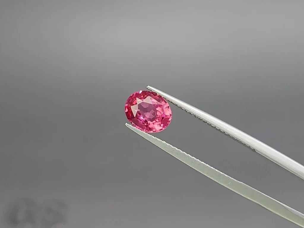 Spinel Vibrant Pink Mahenge oval cut 1.57 carats, Tanzania Image №3