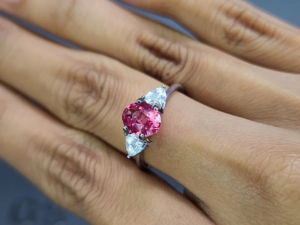 Spinel Vibrant Pink Mahenge oval cut 1.57 carats, Tanzania Image №5