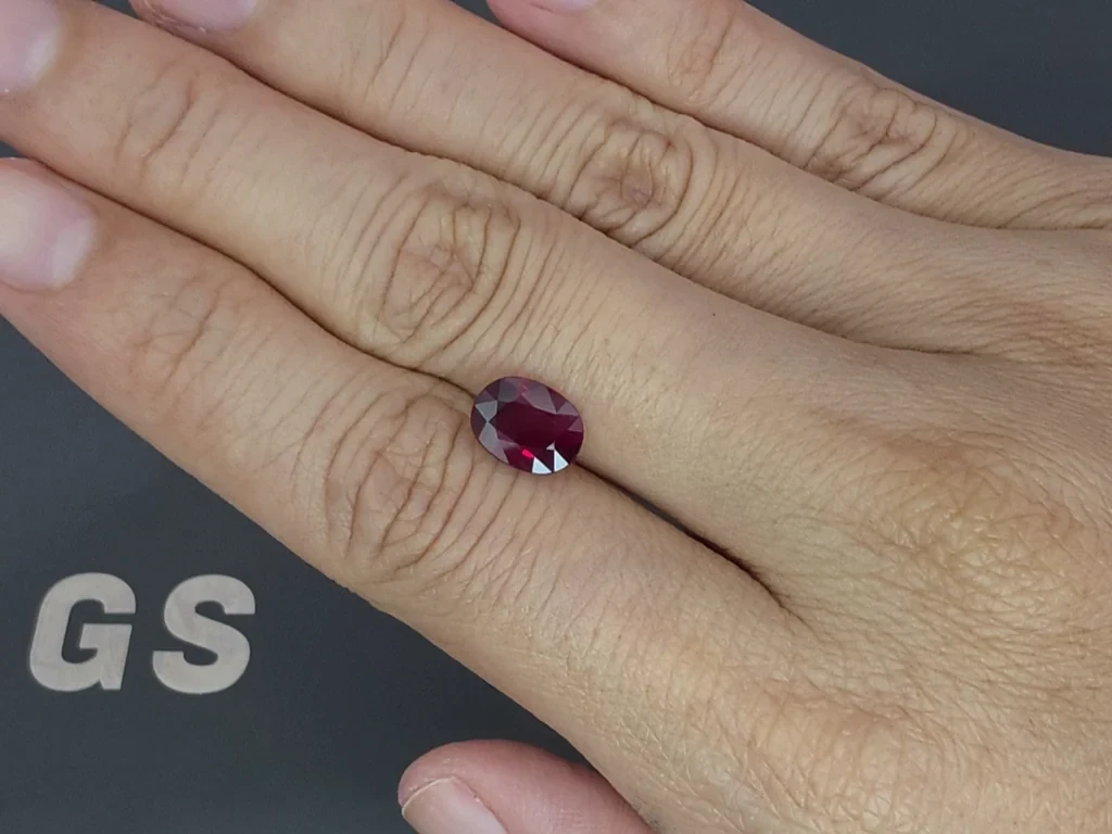 Unheated ruby Pigeon's blood oval cut 2.04 carats, Mozambique Image №2