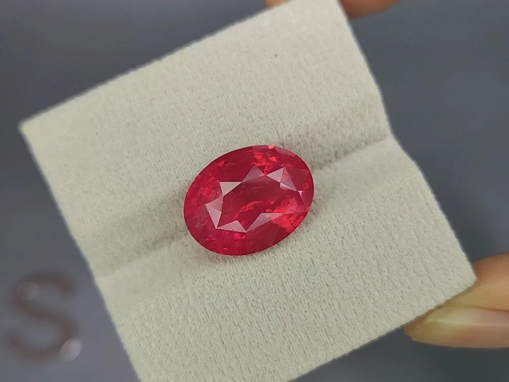 Mahenge spinel Vivid Pink oval cut 12.20 carats, Tanzania Image №4