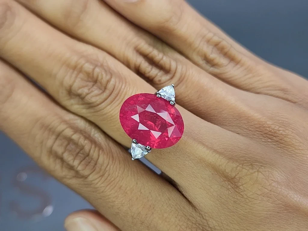 Mahenge spinel Vivid Pink oval cut 12.20 carats, Tanzania Image №5