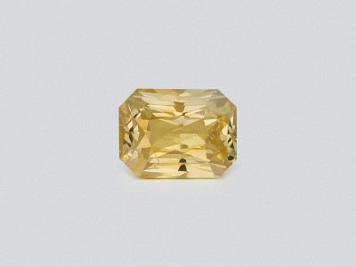Sapphire Vivid Yellow  radiant cut 1.60 carats, Sri Lanka photo