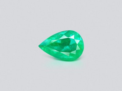 Vivid Green emerald from Colombia in pear cut 1.96 ct photo