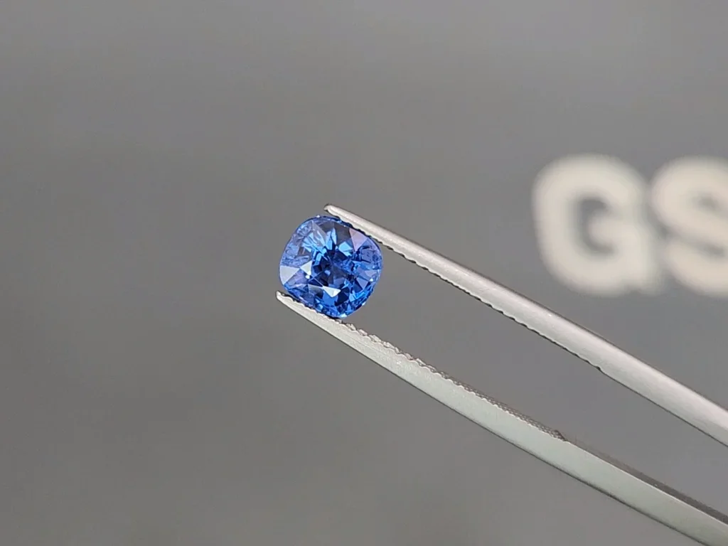 Beyond rare vietnamese cobalt blue spinel in cushion cut 1.58 carats, Luc Yen  Image №3