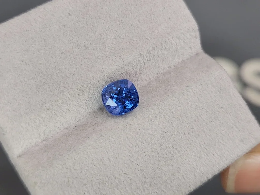 Beyond rare vietnamese cobalt blue spinel in cushion cut 1.58 carats, Luc Yen  Image №4
