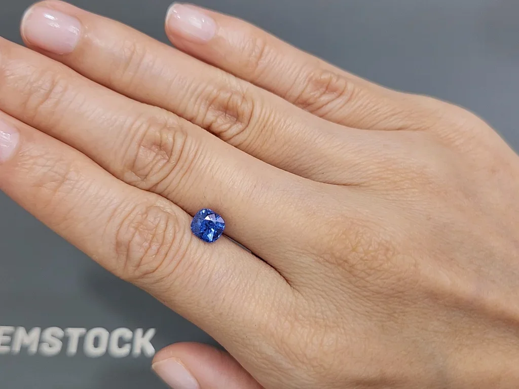 Beyond rare vietnamese cobalt blue spinel in cushion cut 1.58 carats, Luc Yen  Image №2