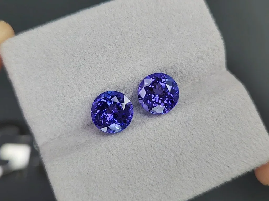 Pair of round cut blue tanzanites 4.38 carats, Tanzania Image №4