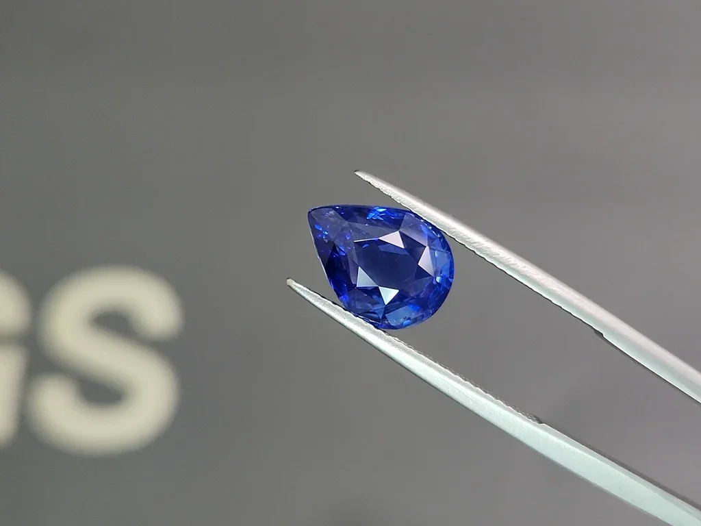Unheated sapphire Royal Blue pear cut 5.07carats, Madagascar Image №3