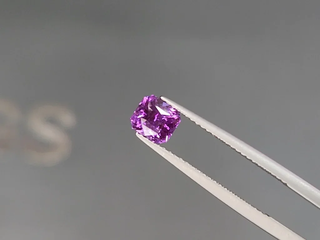 Unheated purple sapphire radiant cut 1.23 carats, Madagascar Image №3