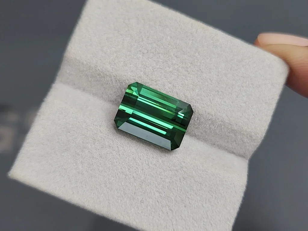 Green tourmaline octagon cut 8.15 carats, Africa Image №4