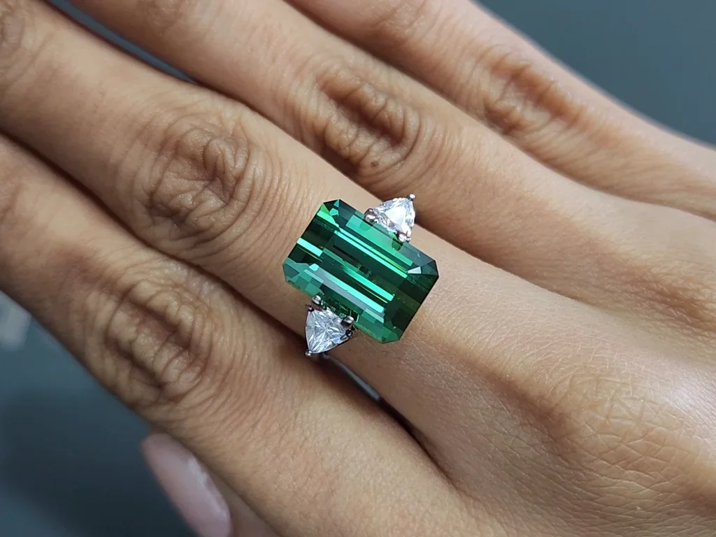 Green tourmaline octagon cut 8.15 carats, Africa Image №5