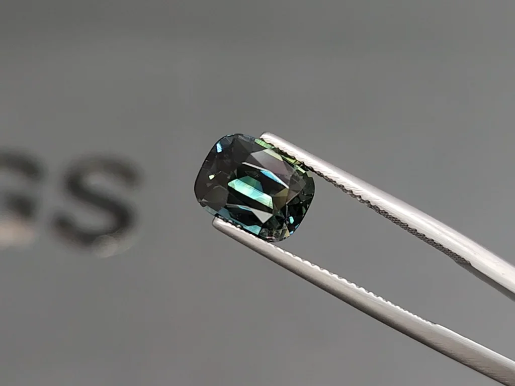 Sapphire Teal cushion cut 4.04 carats, Madagascar Image №3