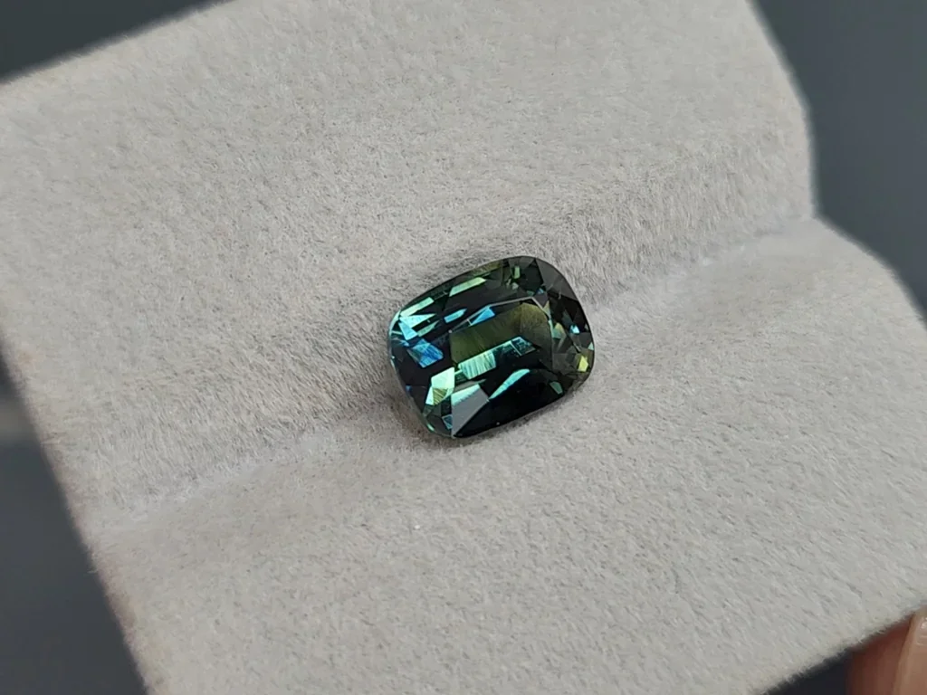Sapphire Teal cushion cut 4.04 carats, Madagascar Image №4