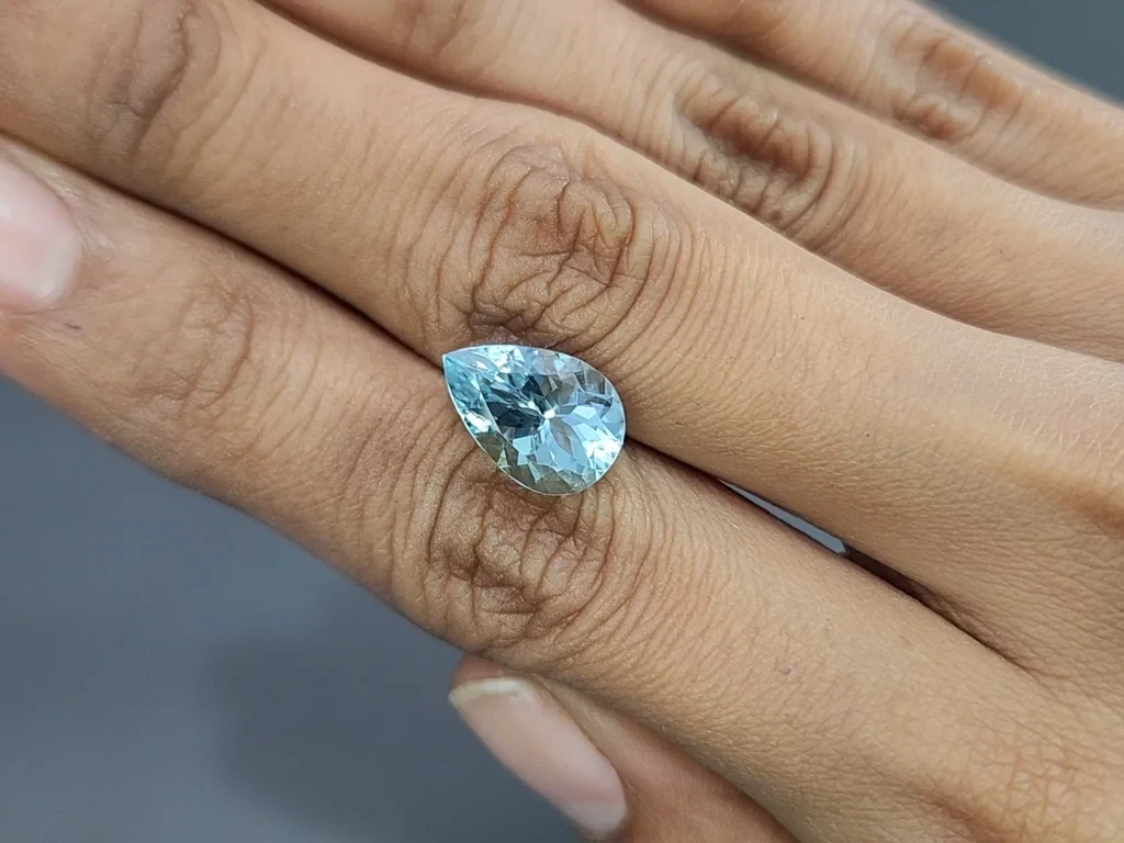 Aquamarine pear cut 3.70 carats, Madagascar Image №2