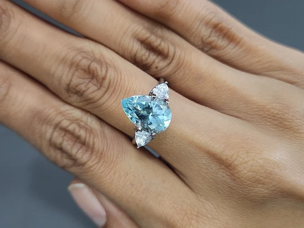 Aquamarine pear cut 3.70 carats, Madagascar Image №5