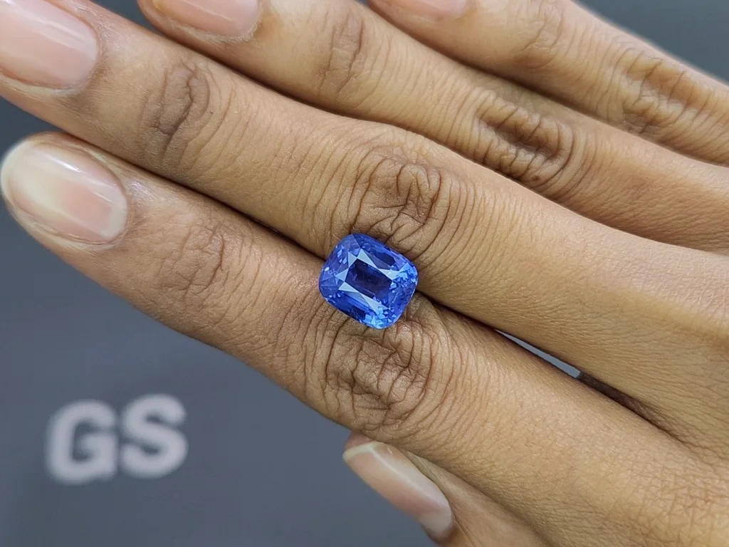 Unheated Cornflower Blue sapphire in cushion cut 7.05 carats, Sri Lanka Image №2