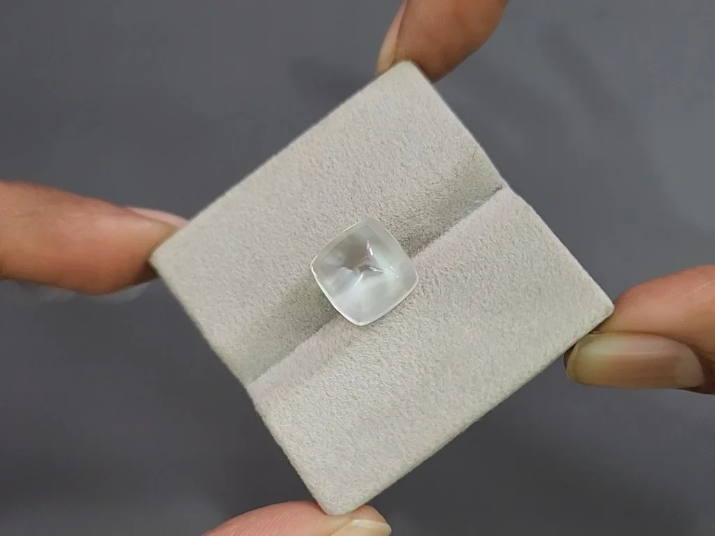 Moonstone cabochon cut 6.60 carats, Burma Image №4