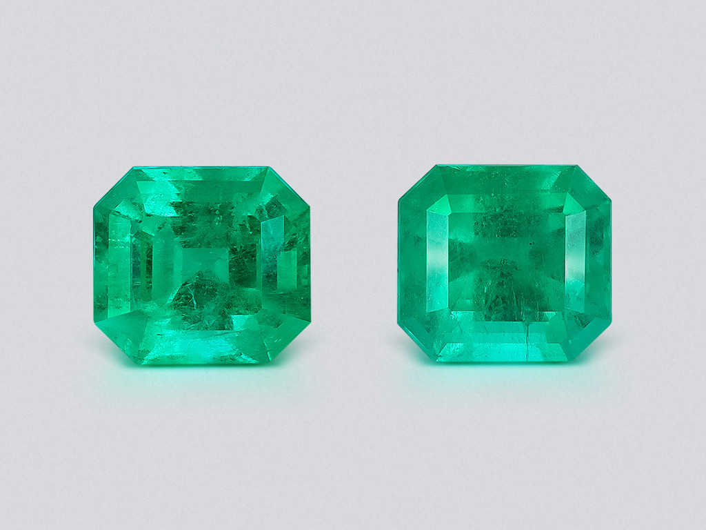 Pair of Muzo Vivid Green emeralds in octagon cut 7.08 carats, Colombia  Image №1