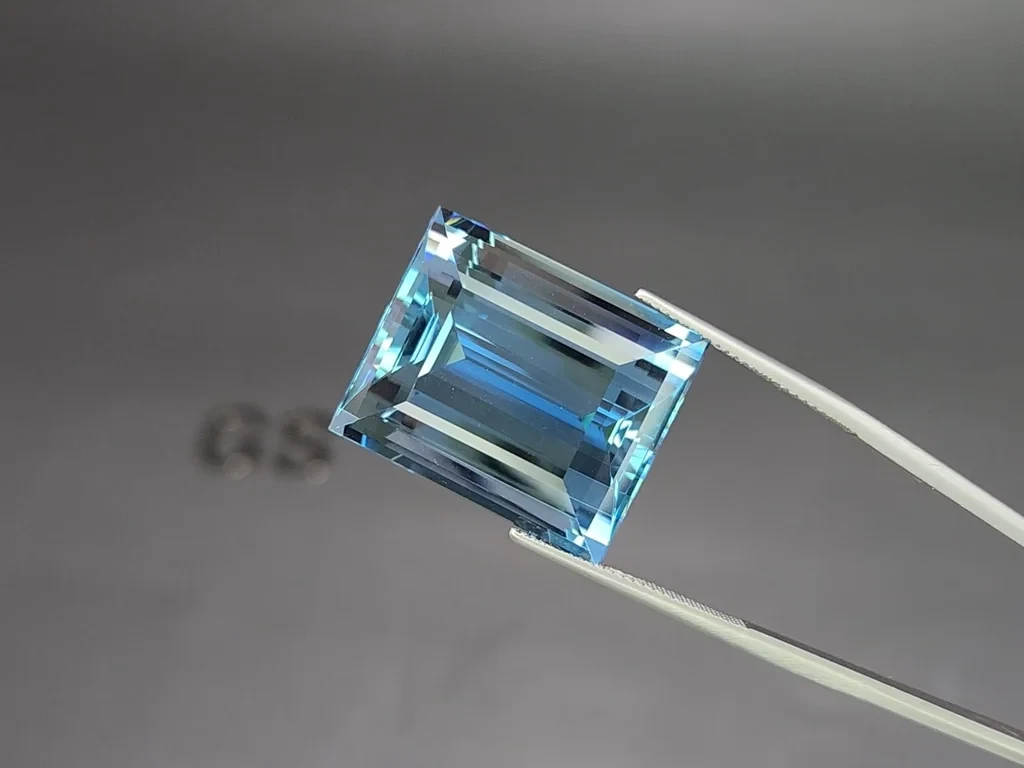 Large aquamarine Santa Maria baguette cut 47.30 carats,  Africa Image №3