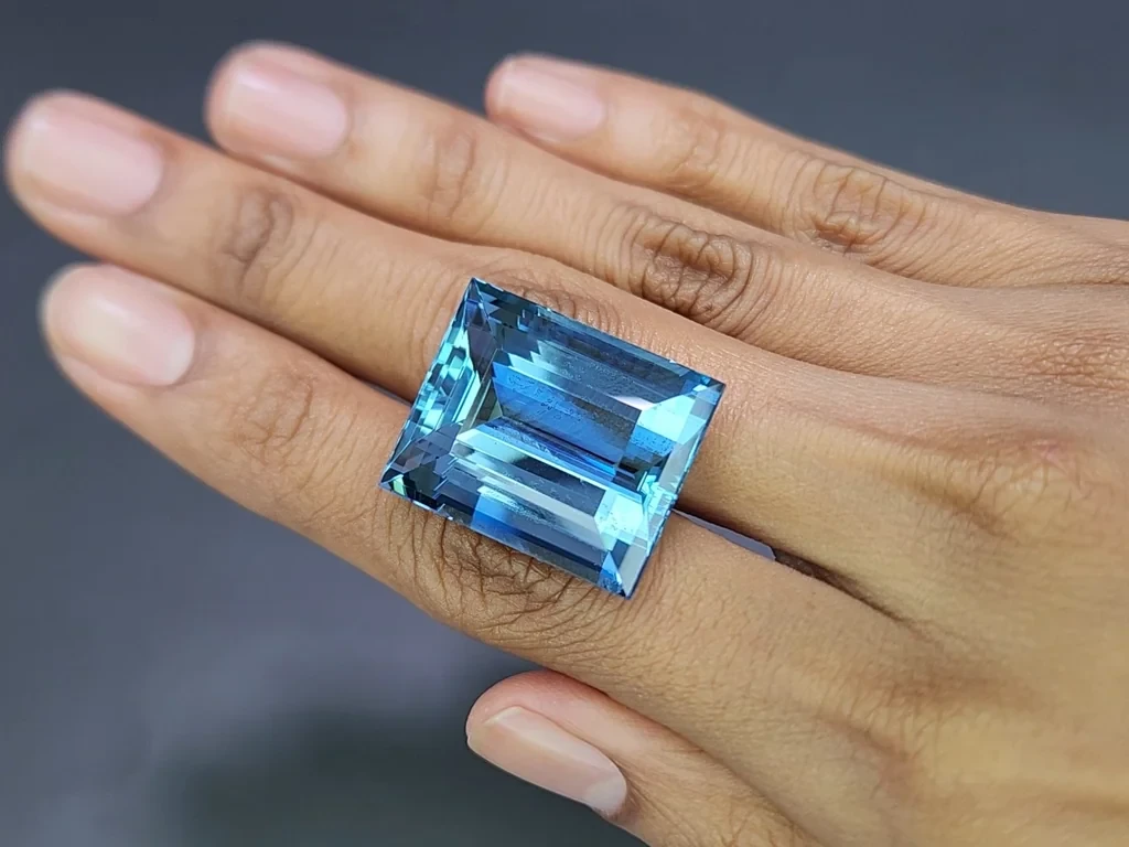 Large aquamarine Santa Maria baguette cut 47.30 carats,  Africa Image №2