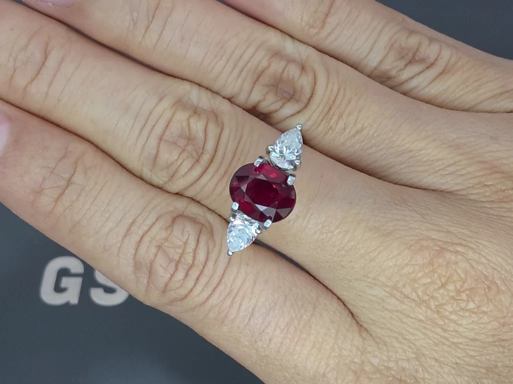Unheated ruby Pigeon’s blood oval cut 2.49 carats, Mozambique Image №4
