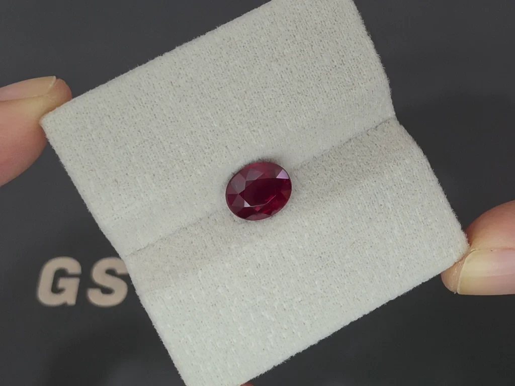 Unheated ruby Pigeon’s blood oval cut 2.49 carats, Mozambique Image №5