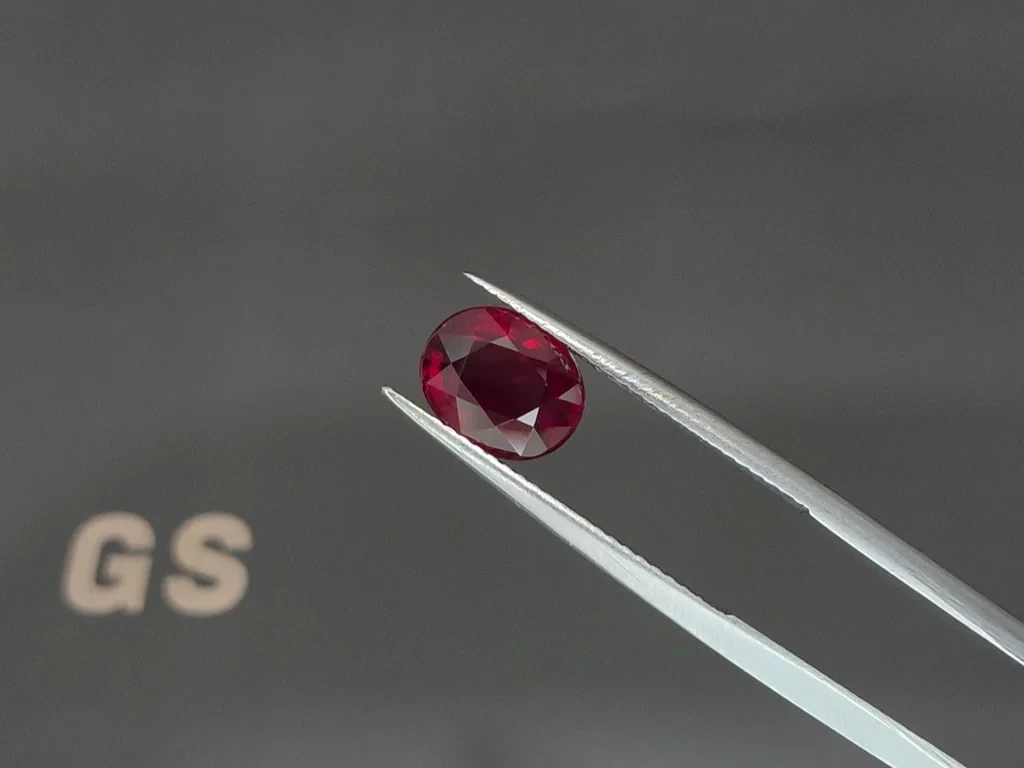 Unheated ruby Pigeon’s blood oval cut 2.49 carats, Mozambique Image №3