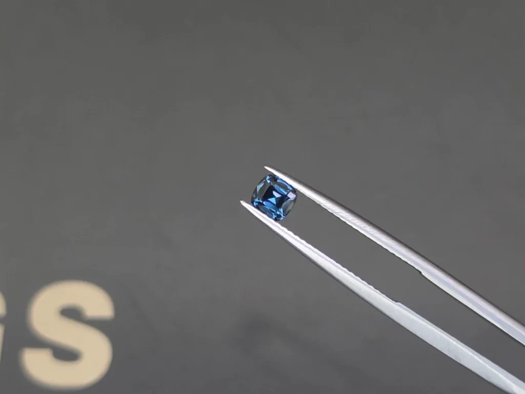 Blue spinel cushion cut 0.49 carats, Tanzania Image №3