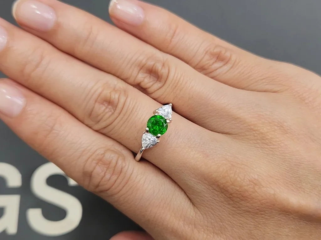 Ural demantoid cut round 0.89 ct Image №5